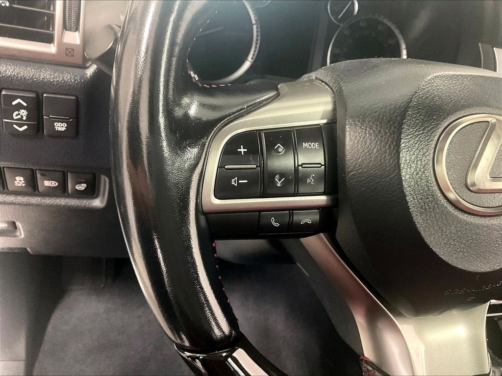2022 Lexus GX — photo 24