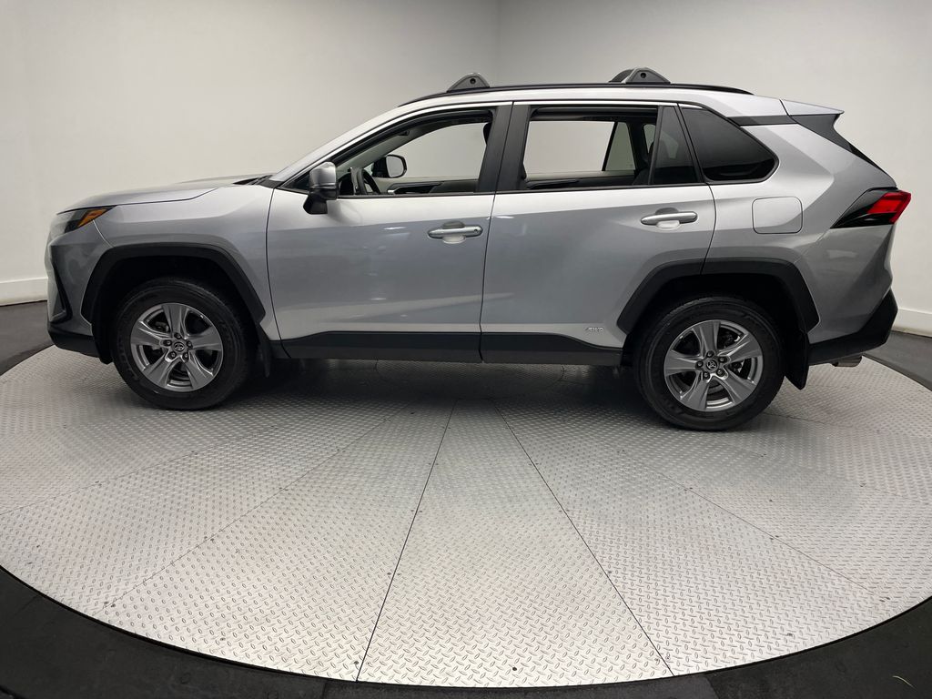 2023 Toyota RAV4 XLE 8
