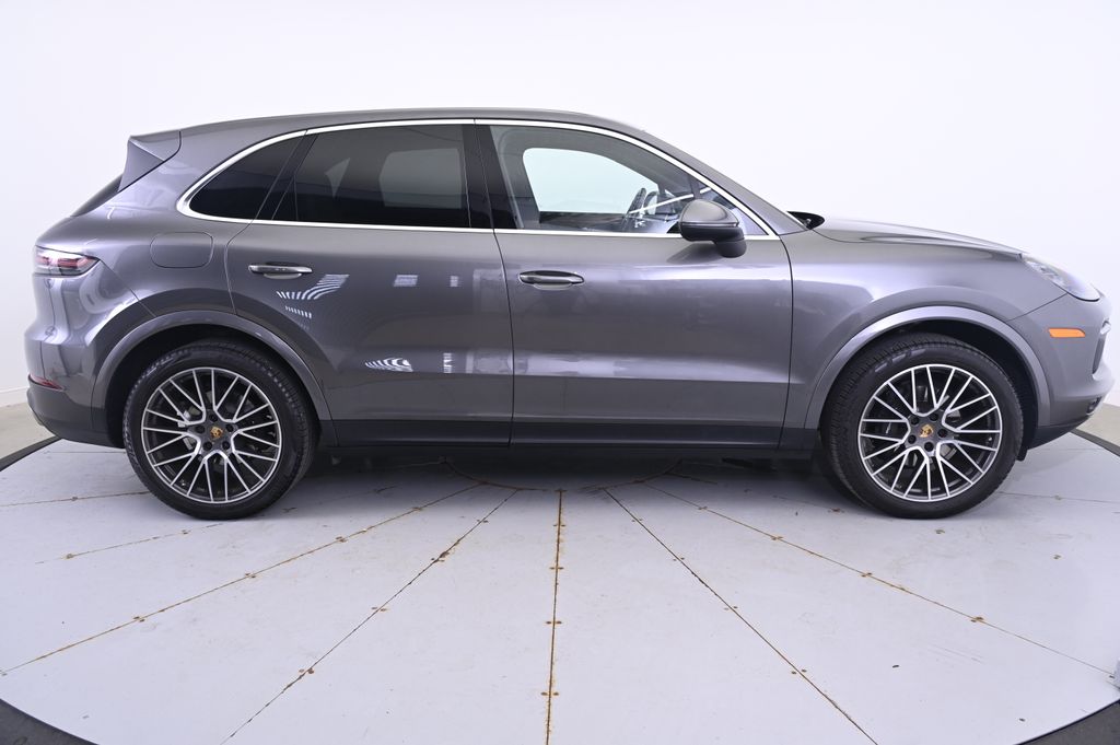 Thumbnail: 2020 Porsche Cayenne - 8
