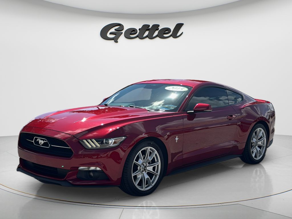 2015 Ford Mustang Rojo (Ruby Red Metallic) Coupé Tracción trasera 6 velocidades Automática