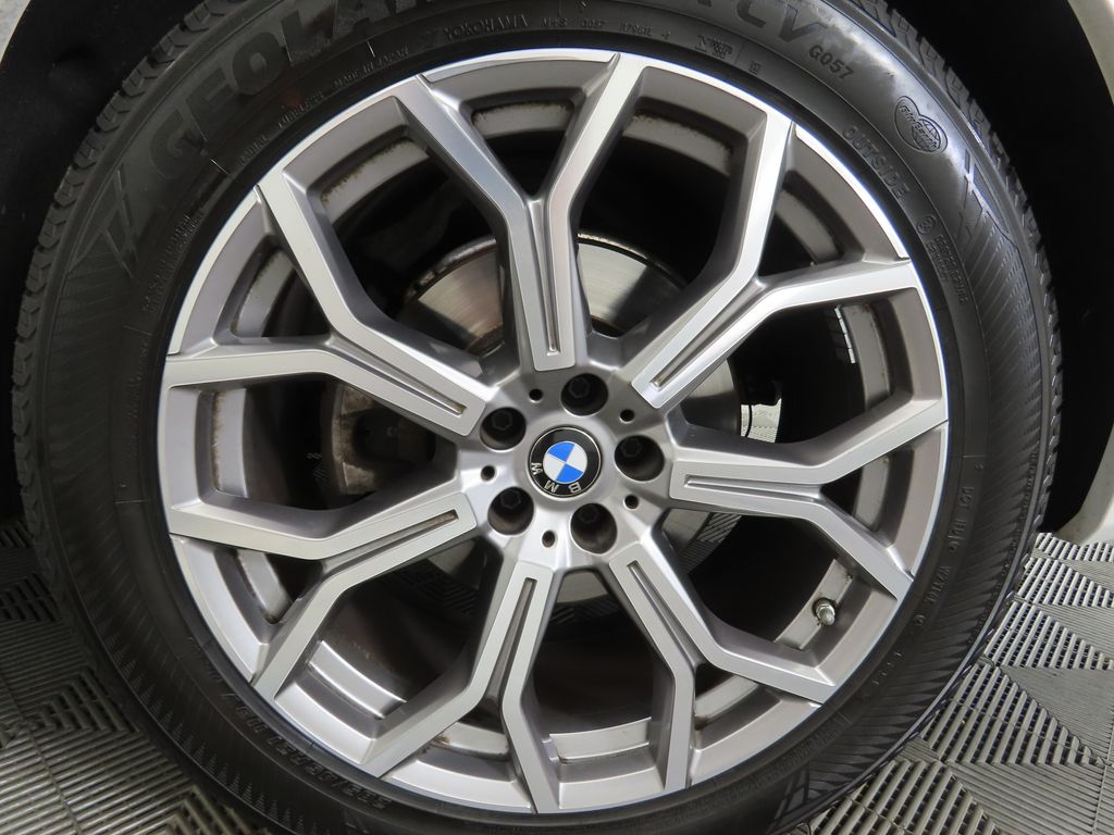 2021 BMW X7 xDrive40i 32