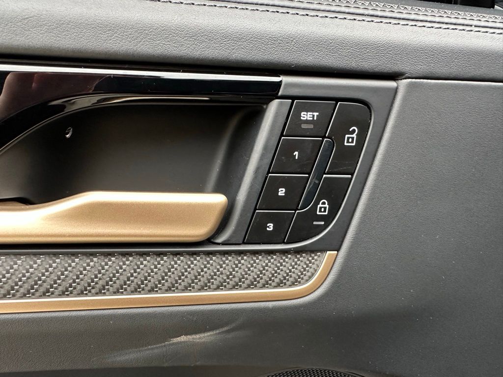 Thumbnail: 2025 Porsche  - 21