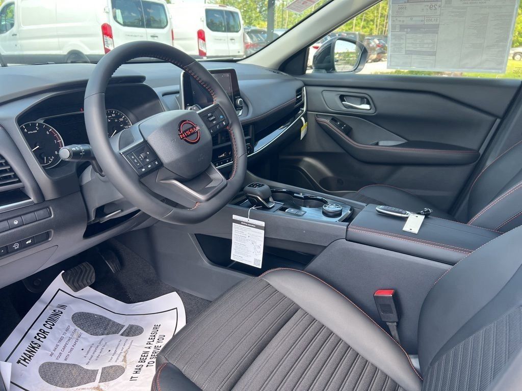 2025 Everest White Pearl Nissan Rogue Rock Creek AWD SUV