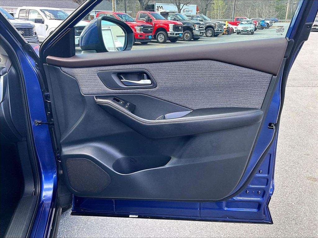 2023 Nissan Rogue — photo 19