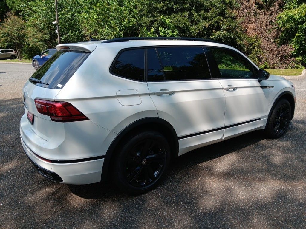 2024 Volkswagen Tiguan 2.0T SE R-Line Black 5