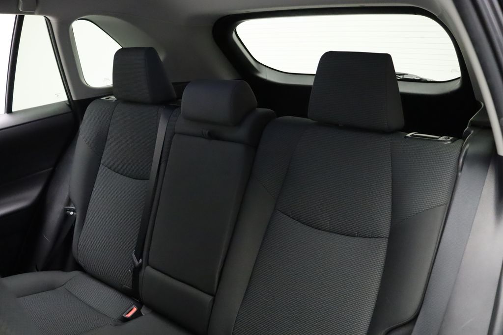 2021 Toyota RAV4 LE 18