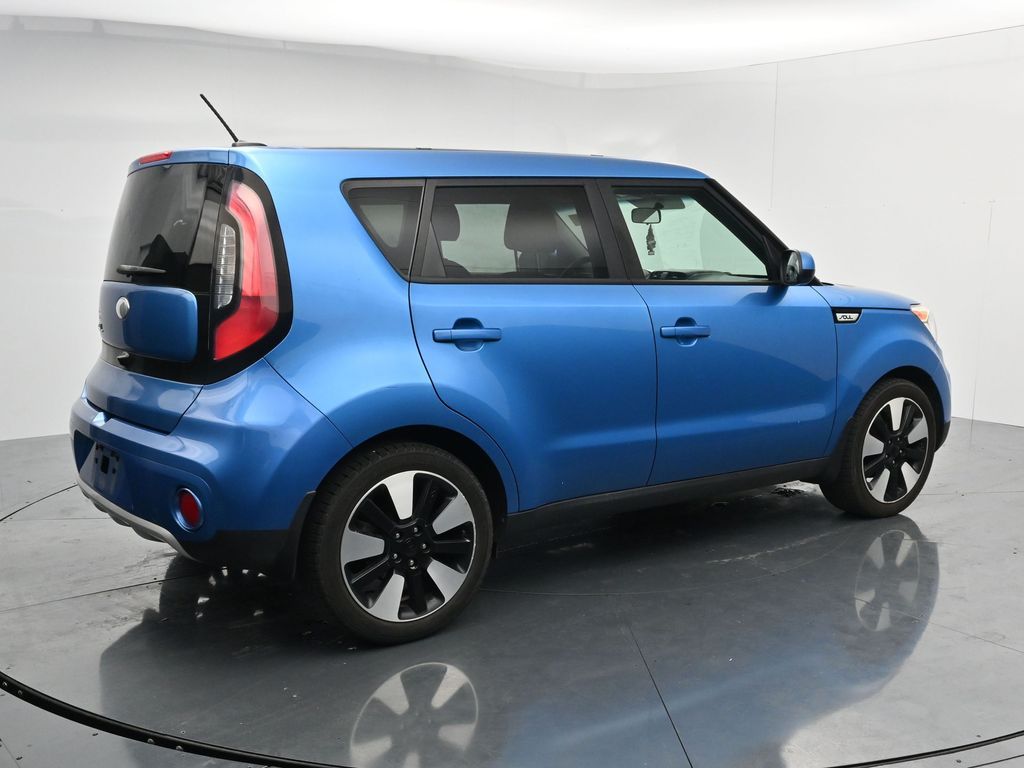 Used 2017 Blue Kia Plus image 8