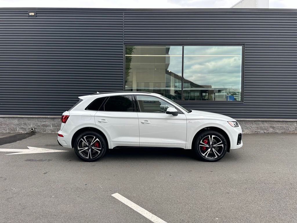Thumbnail: 2025 Audi Q5 - 2