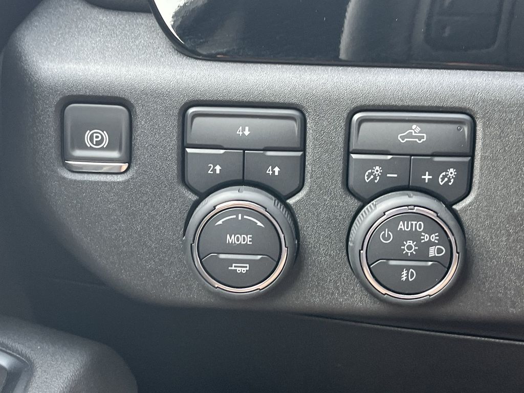 2025 Chevrolet Silverado 2500HD LT photo