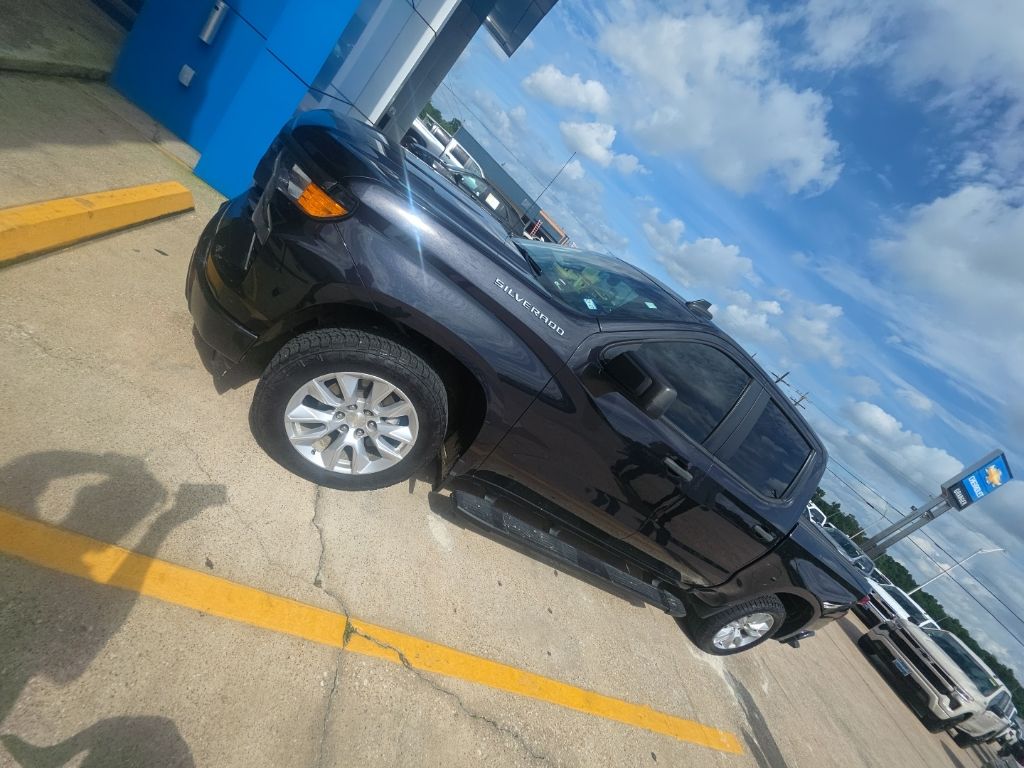View vehicle photo 5