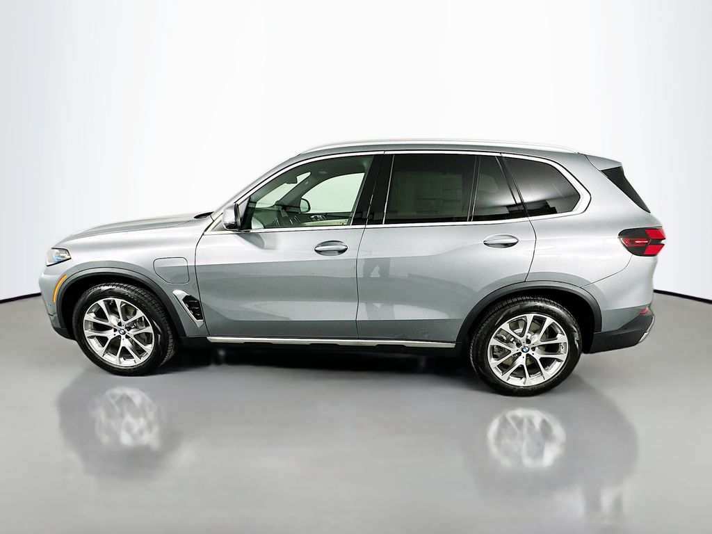 Thumbnail: 2026 BMW X5 - 8