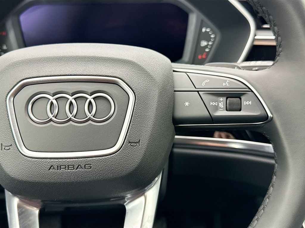 Thumbnail: 2025 Audi Q3 - 12