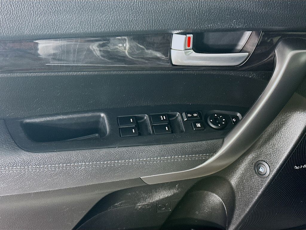 Used 2014 Silver Kia SX image 24