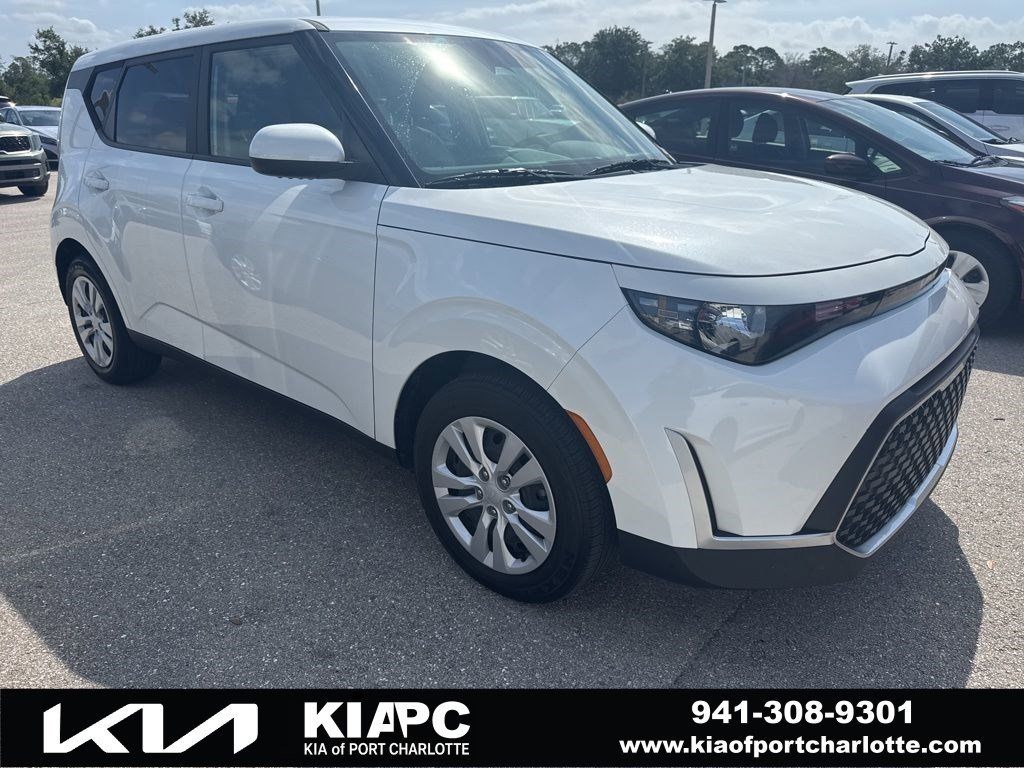 Snow White Pearl 2024 Kia Soul LX FWD SUV / Crossover Front-Wheel Drive Continuously Variable Transmission