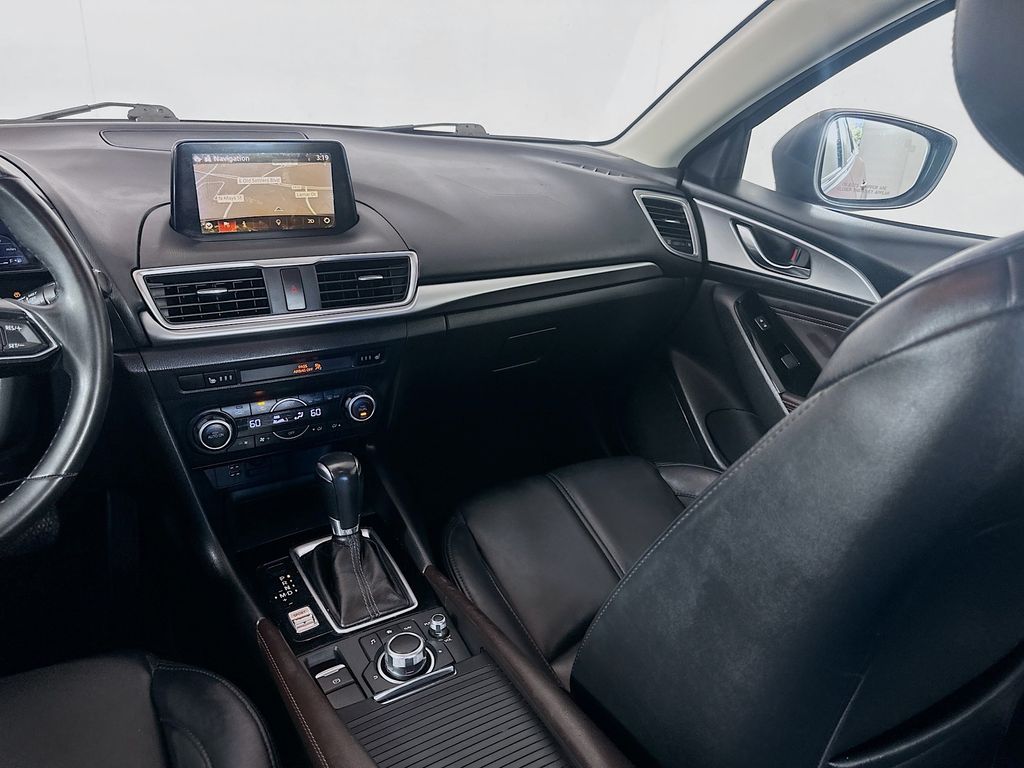 Thumbnail: 2018 Mazda Mazda3 - 23