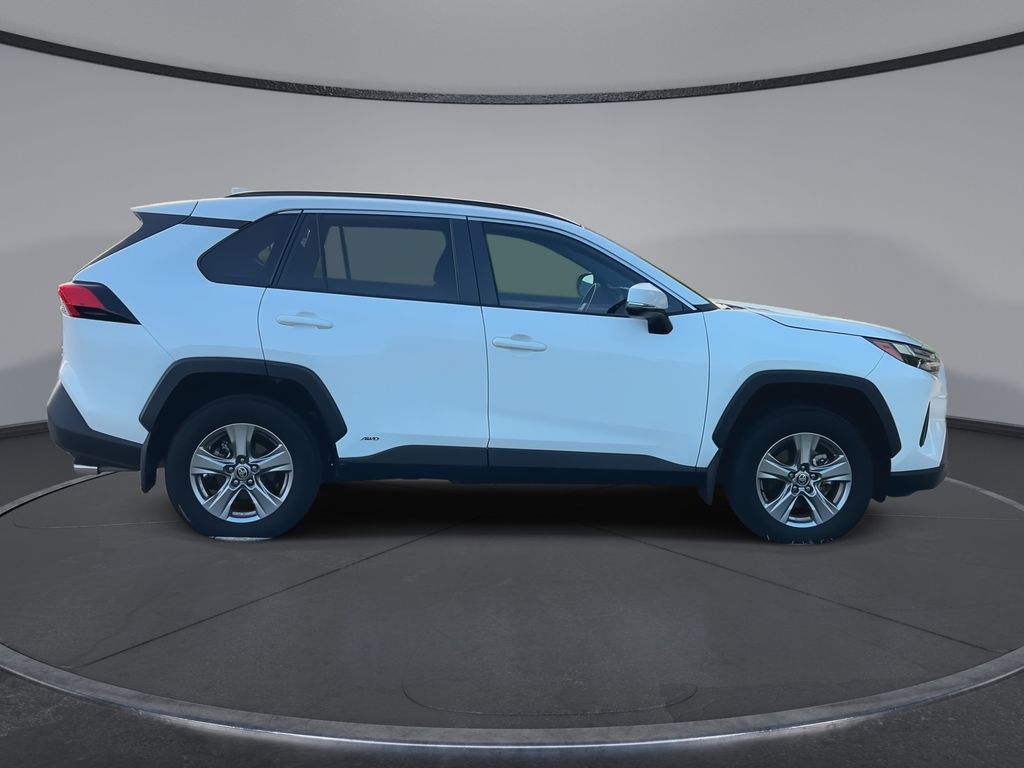Thumbnail: 2024 Toyota RAV4 - 9