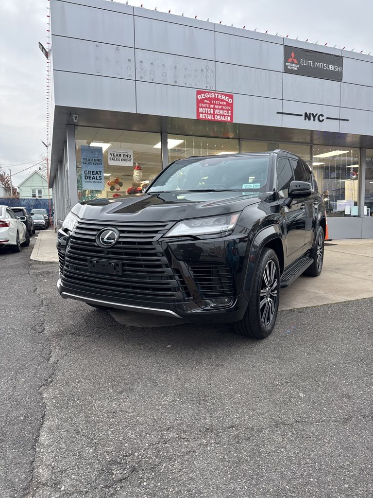 2024 Lexus LX Luxury's photo