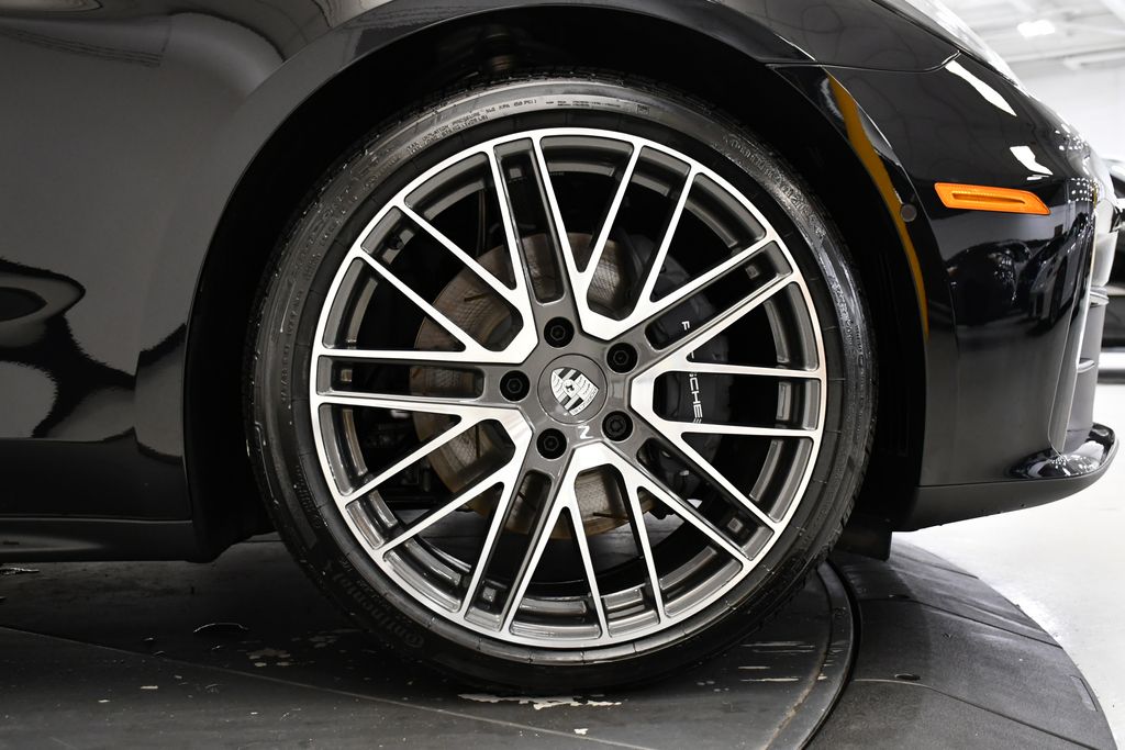 Thumbnail: 2026 Porsche Panamera - 19