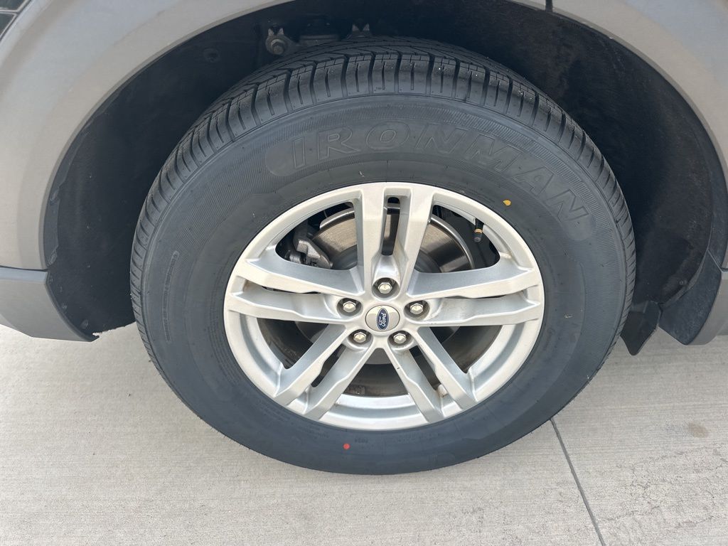 2020 Agate Black Metallic Ford Explorer XLT RWD SUV