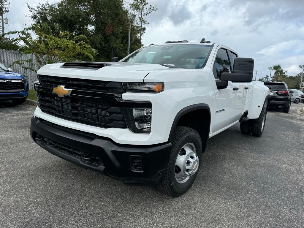 2025 Chevrolet Silverado 3500HD Work Truck 4