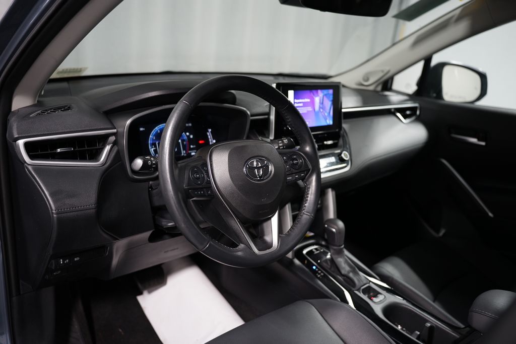 2023 Toyota Corolla Cross XLE 7