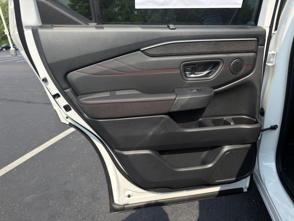 Thumbnail: 2026 Honda Pilot - 20