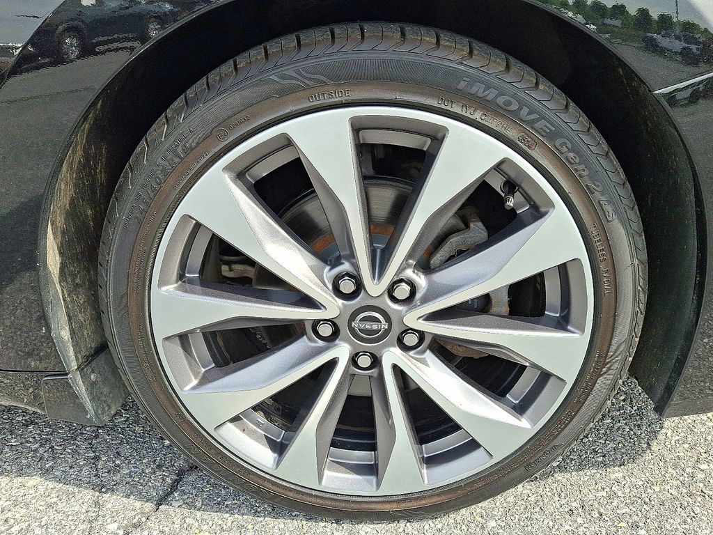 2023 Nissan Maxima — photo 9