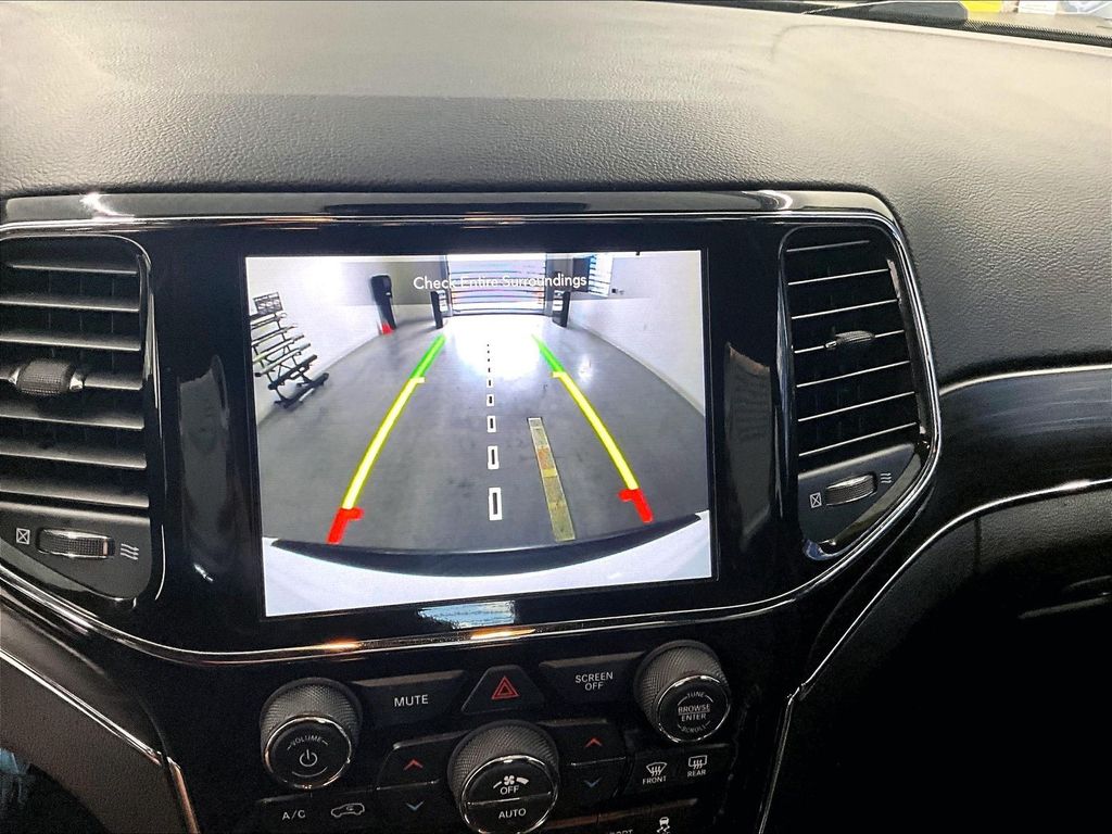 2021 Jeep Grand Cherokee — photo 19