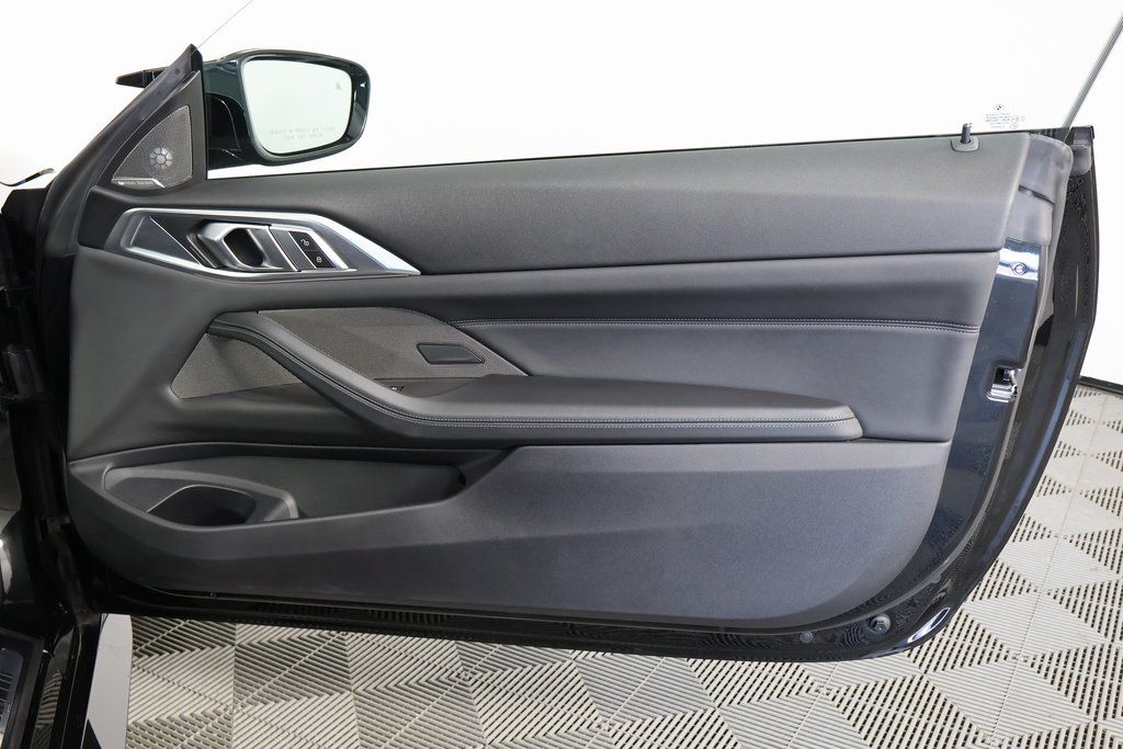 Thumbnail: 2025 BMW M4 - 14