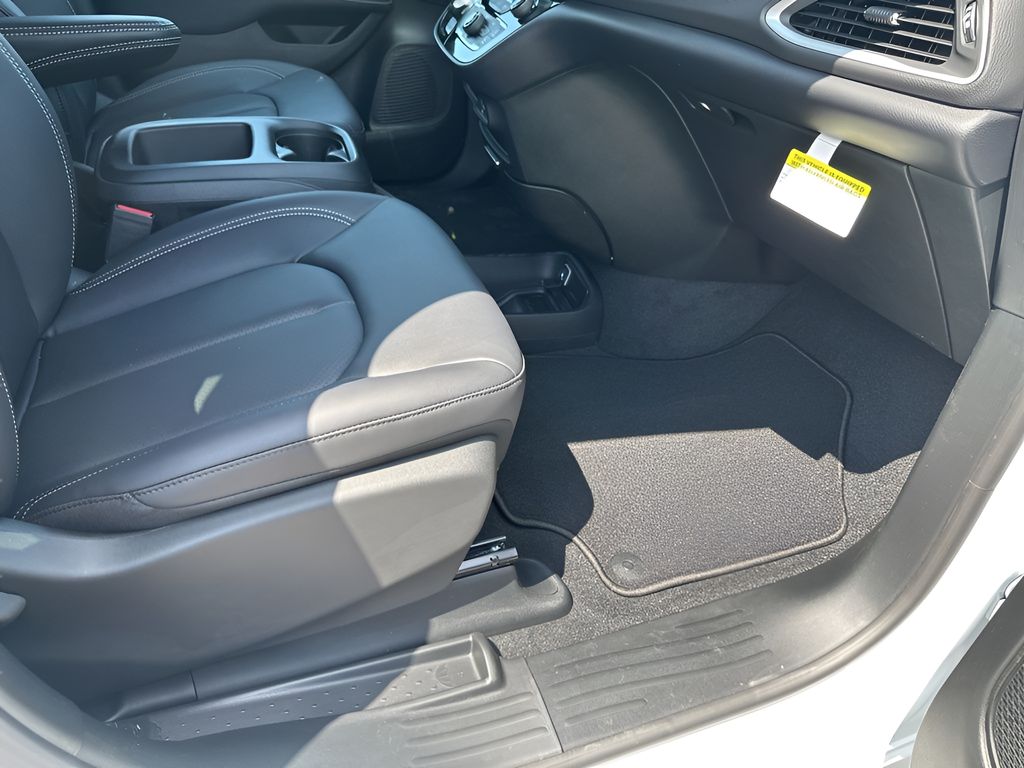 New 2026 White Chrysler LX image 24