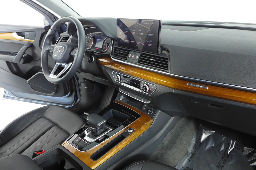 Thumbnail: 2023 Audi Q5 - 13