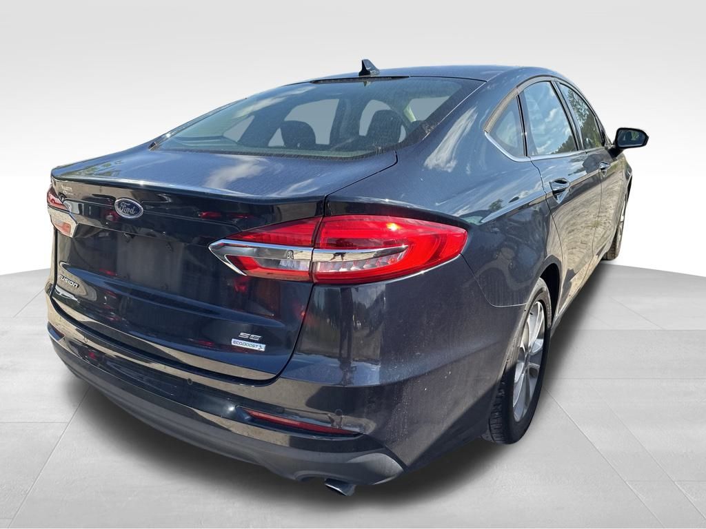 2020 Blue Ford Fusion SE FWD Sedan
