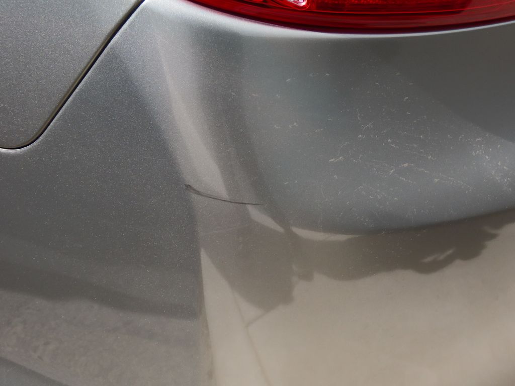 2013 Toyota Camry LE 28