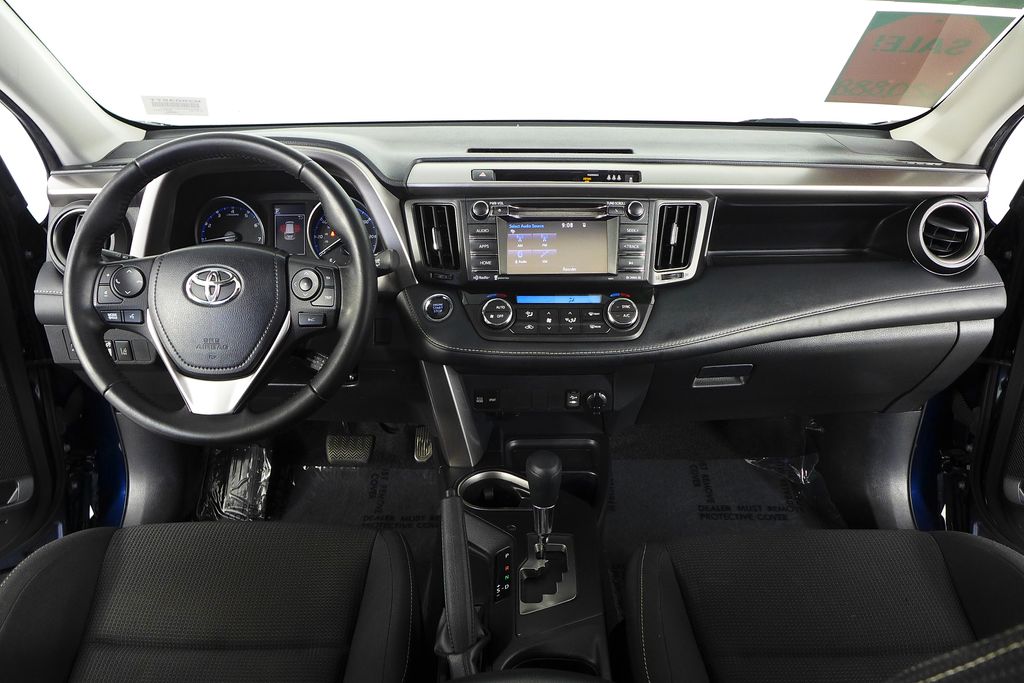 Thumbnail: 2018 Toyota RAV4 - 25