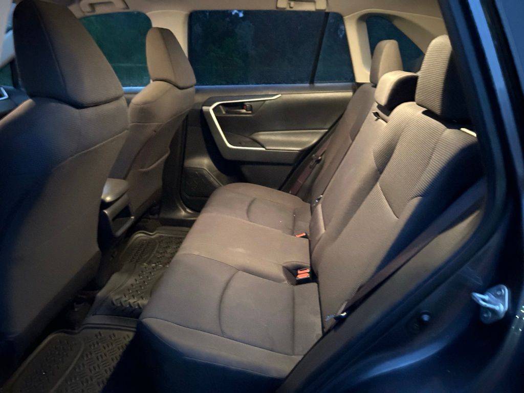 Thumbnail: 2019 Toyota RAV4 - 13