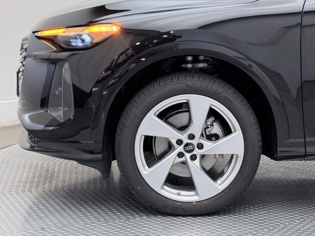 Thumbnail: 2025 Audi Q5 - 8