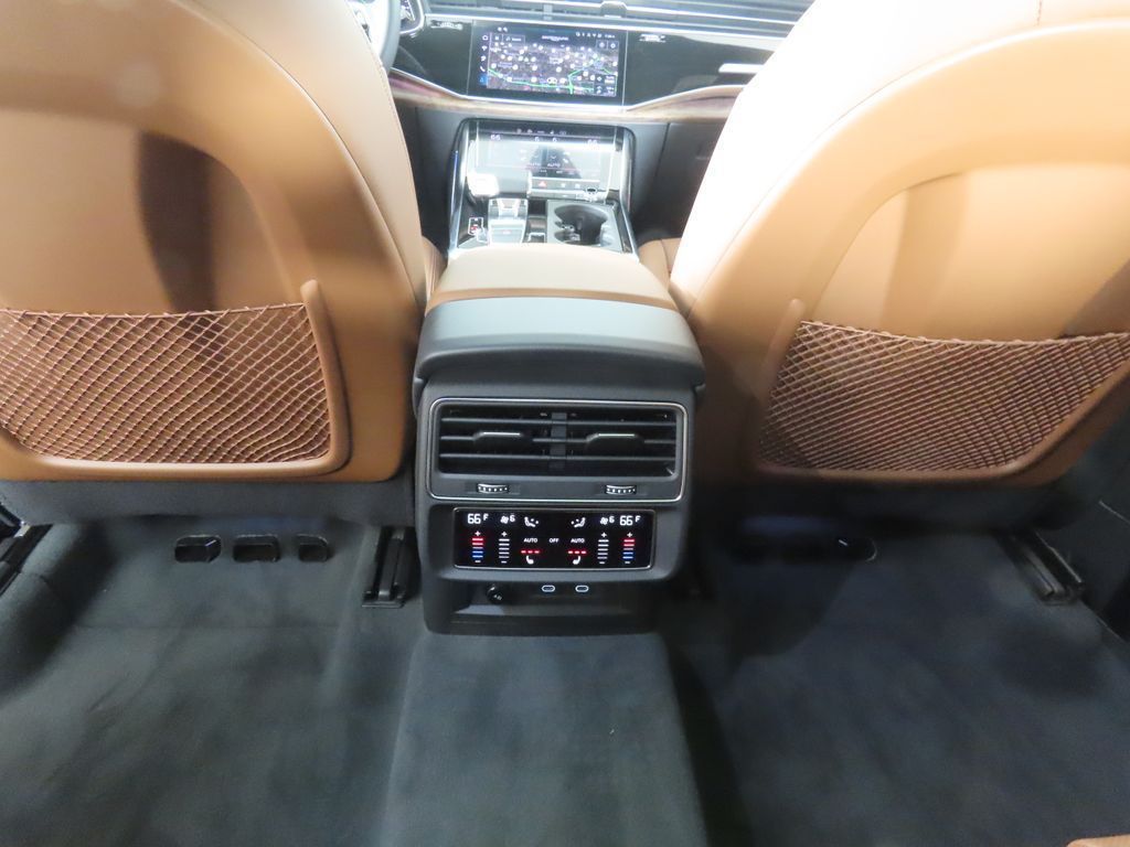 Thumbnail: 2026 Audi Q7 - 24