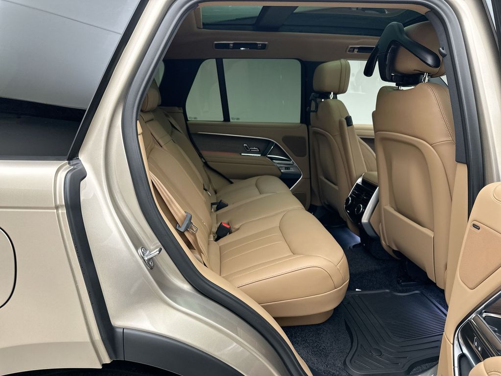 Thumbnail: 2026 Land Rover Range Rover - 7