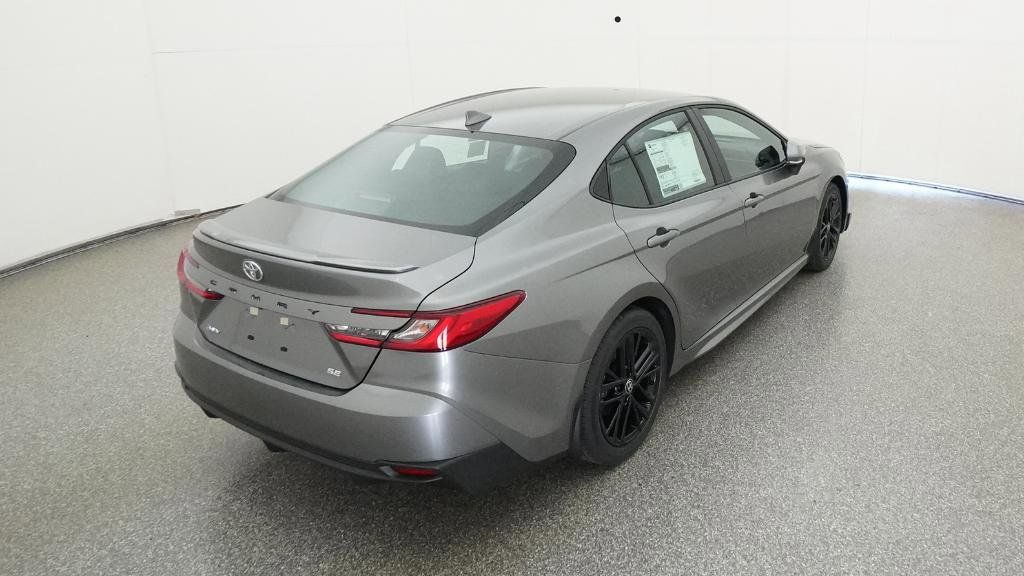 2025 Toyota Camry SE 19
