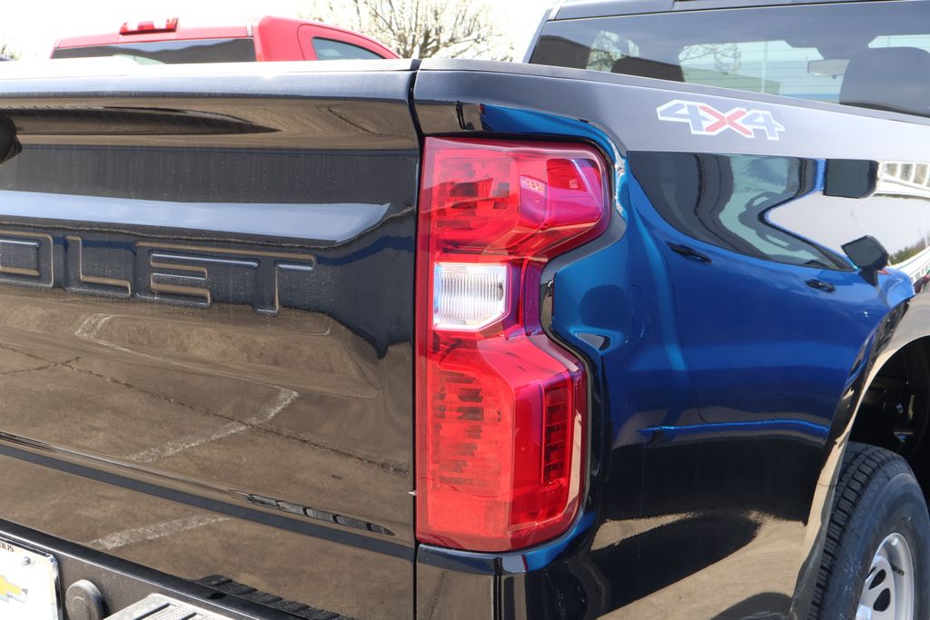 2025 Chevrolet Silverado 1500 WT 8
