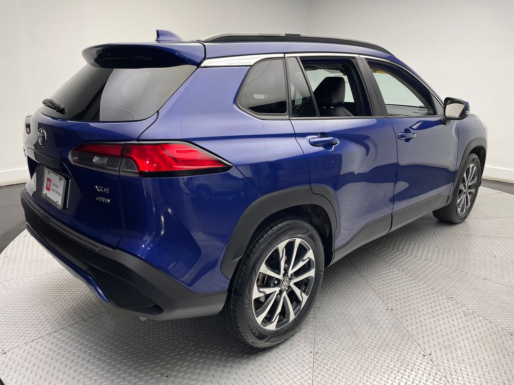 2022 Toyota Corolla Cross XLE 5