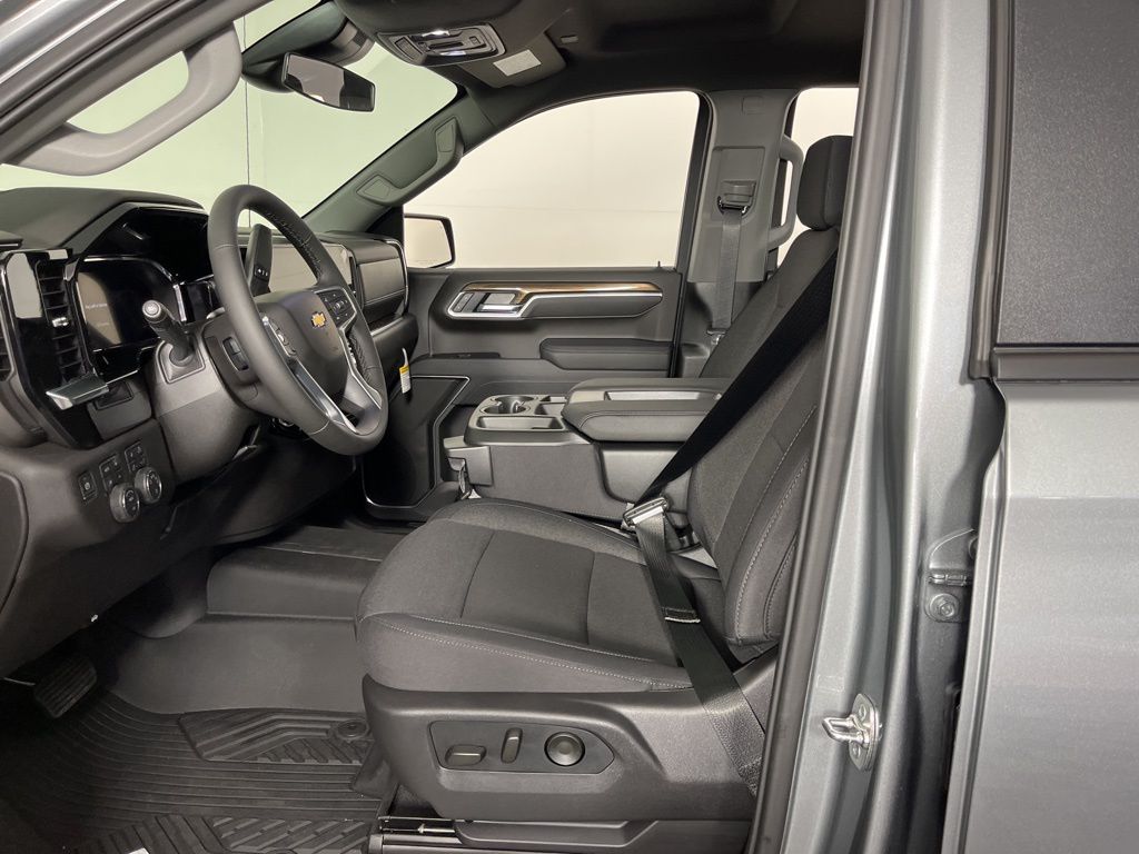 Thumbnail: 2026 Chevrolet Silverado 1500 - 18