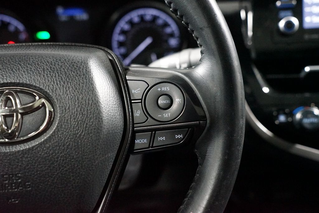 Thumbnail: 2022 Toyota Camry - 13