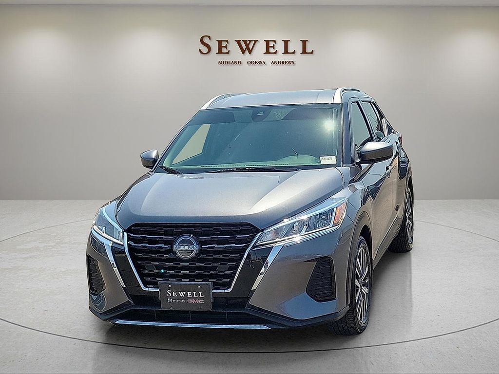 Gray (Gun Metallic) 2023 Nissan Kicks SUV / Crossover Front-Wheel Drive Continuously Variable Transmission