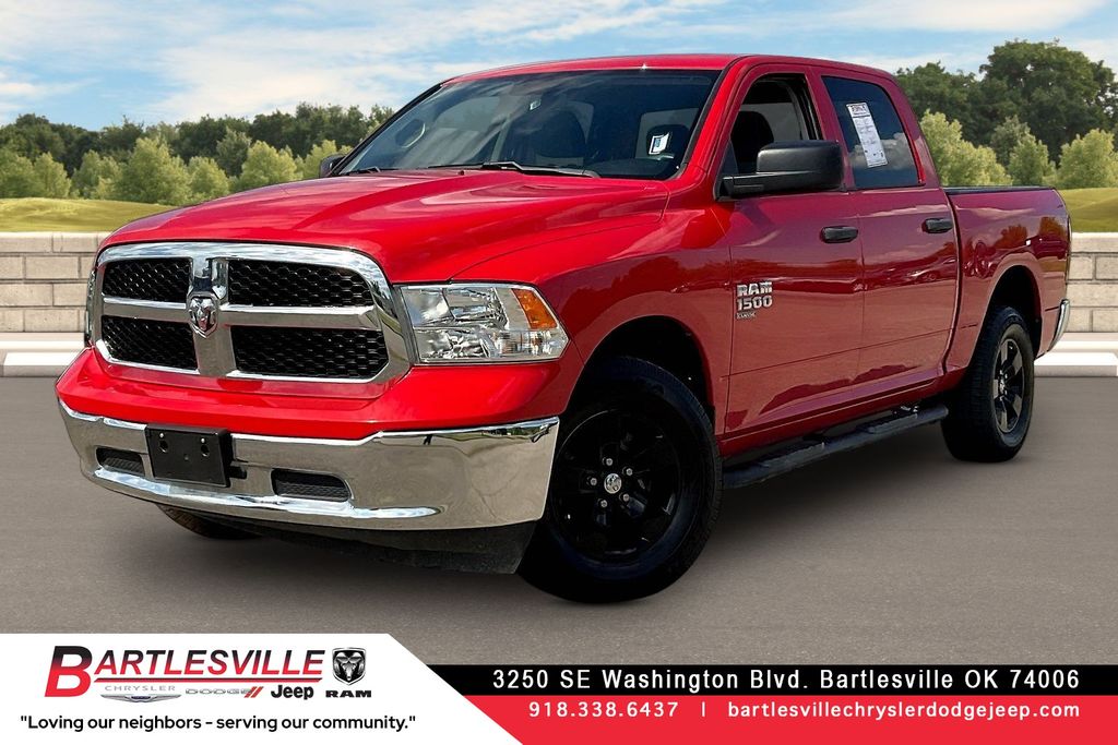 Flame Red Clearcoat 2022 RAM 1500 Classic SLT Crew Cab 4WD Pickup Truck Four-Wheel Drive 8-Speed Automatic