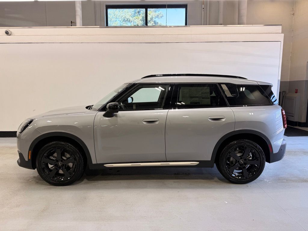 Thumbnail: 2027 MINI Cooper Countryman - 2