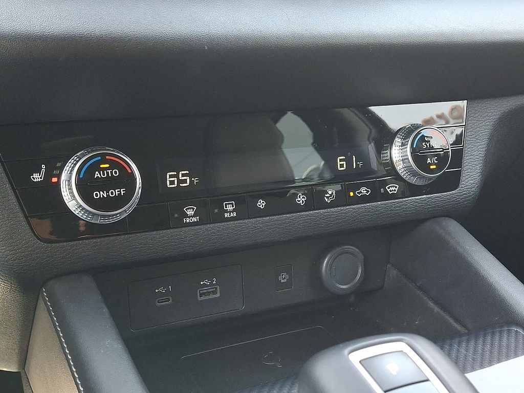 Thumbnail: 2022 Mitsubishi Outlander - 15