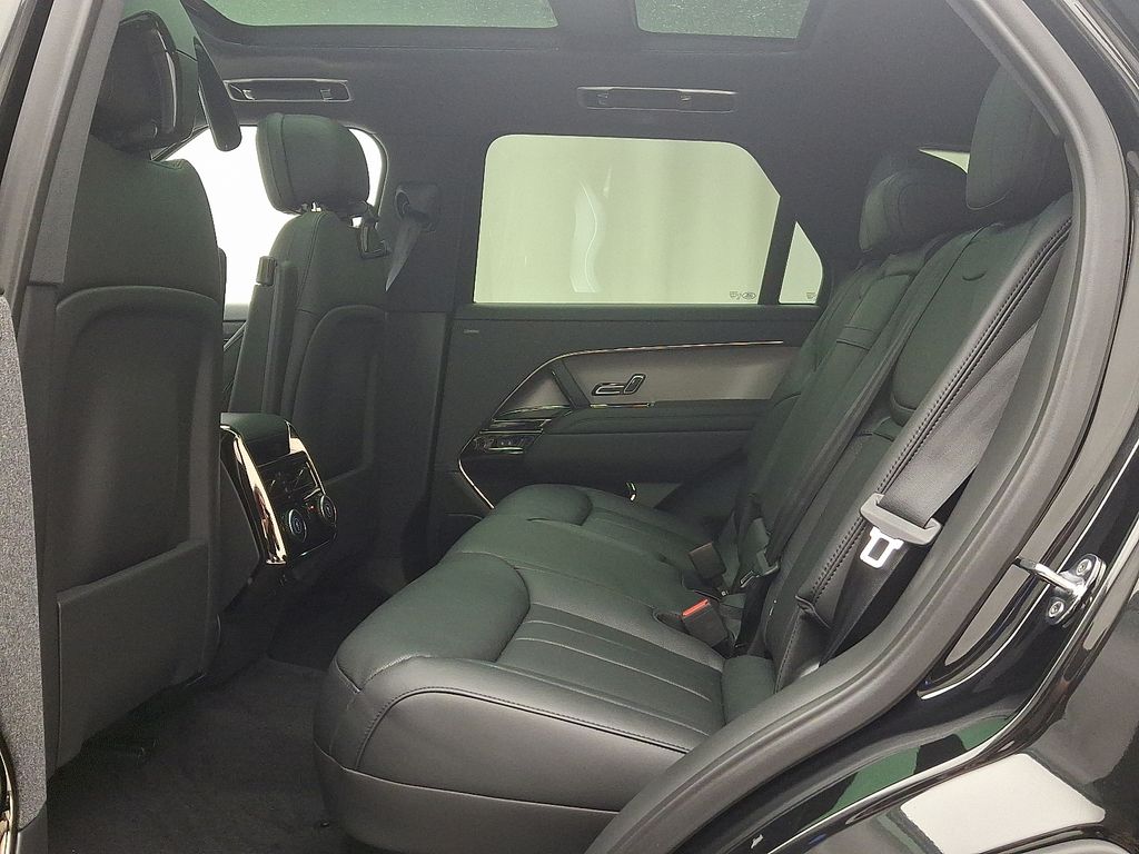 Thumbnail: 2026 Land Rover Range Rover Sport - 6