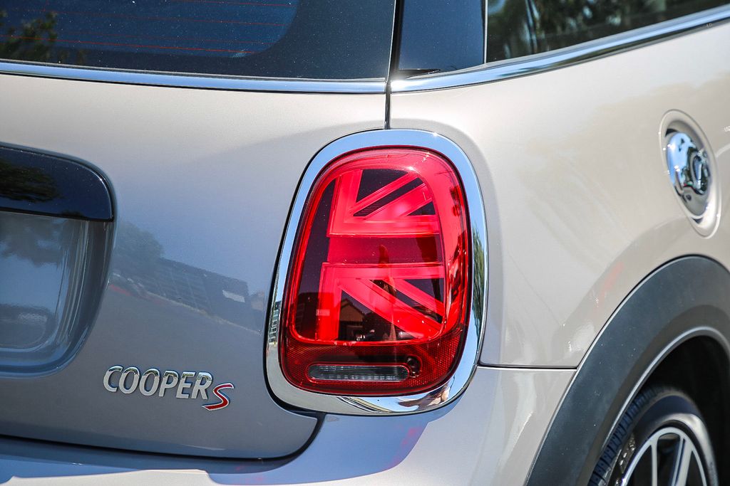 2024 MINI Cooper S Signature 9