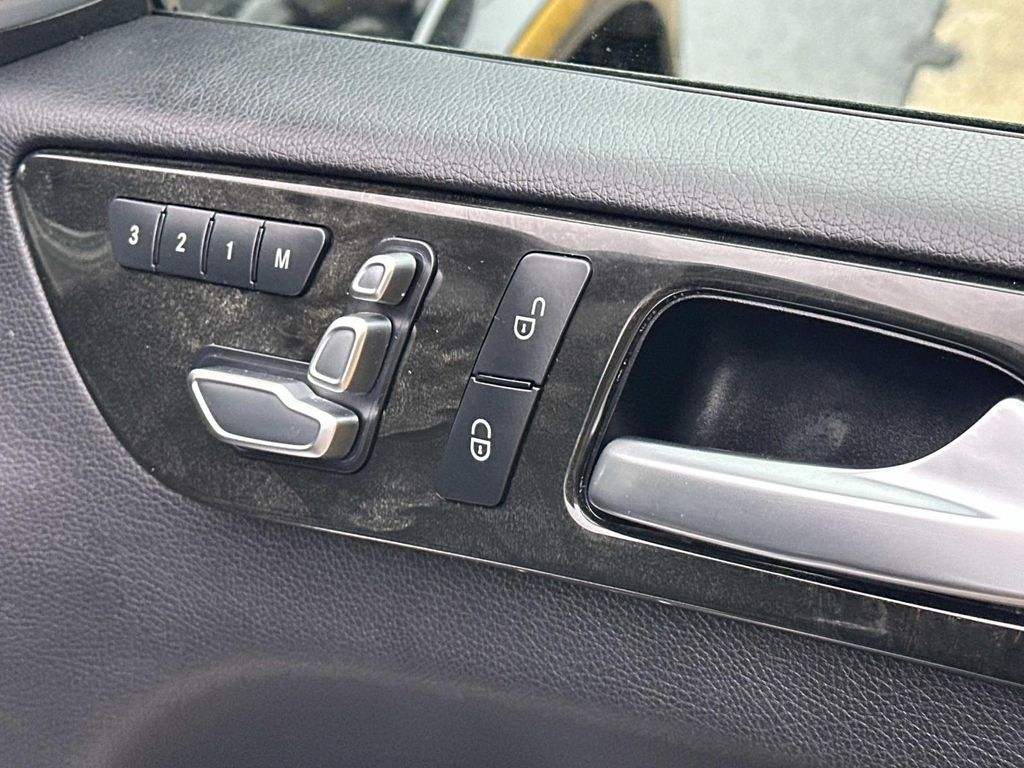 Thumbnail: 2018 Mercedes-Benz GLS - 20